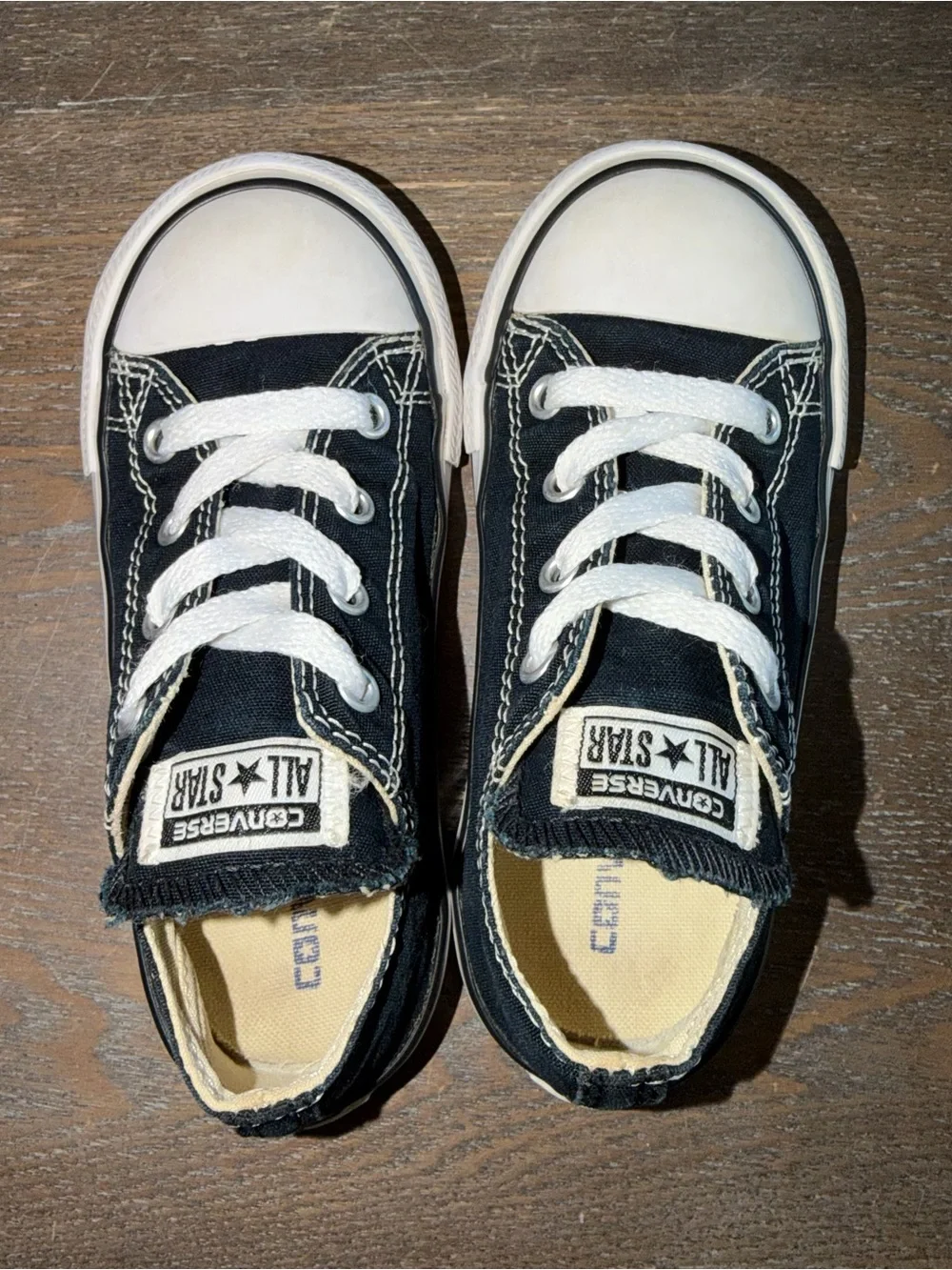 Black Converse All Star Chuck Taylor Low Top Sneakers Kids size 9
